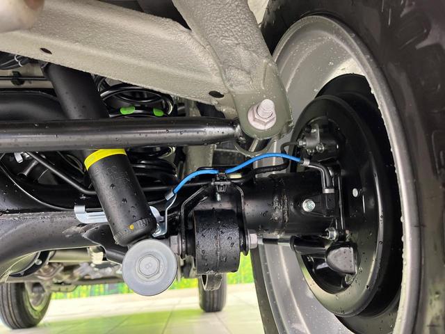 ジムニー ＸＣ　届出済未使用車　４ＷＤ　衝突被害軽減システム　スマートキー　ＬＥＤヘッド　クルコン　車線逸脱警報　オートライト　オートエアコン　純正１６インチアルミ　電動格納ミラー　シートヒーター（26枚目）
