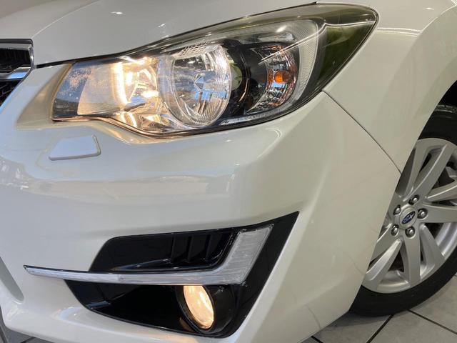 インプレッサスポーツ 2.0iアイサイト 4WD 純正SDナビ バックカメラ 衝突被害軽減システム レーダークルーズ 禁煙車 スマートキー HIDヘッド ETC オートライト デュアルエアコン 純正17インチアルミ Bluetooth CD(12枚目)