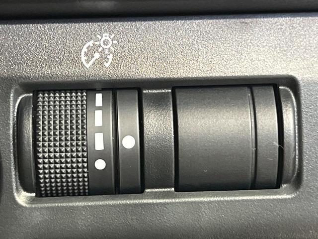 インプレッサスポーツ 2.0iアイサイト 4WD 純正SDナビ バックカメラ 衝突被害軽減システム レーダークルーズ 禁煙車 スマートキー HIDヘッド ETC オートライト デュアルエアコン 純正17インチアルミ Bluetooth CD(32枚目)