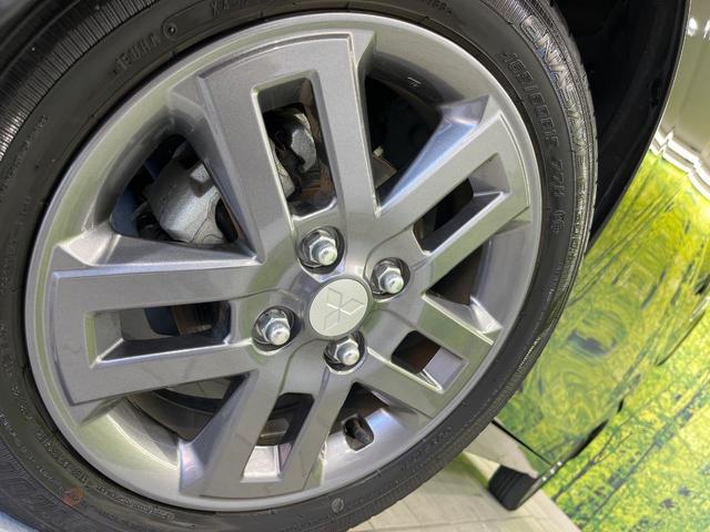 デリカミニ T プレミアム 4WD 両側電動ドア 全周囲カメラ レーダークルーズ 禁煙車 ハーフレザーシート コーナーセンサー スマートキー LEDヘッド ETC オートライト オートエアコン 純正15インチアルミ(13枚目)