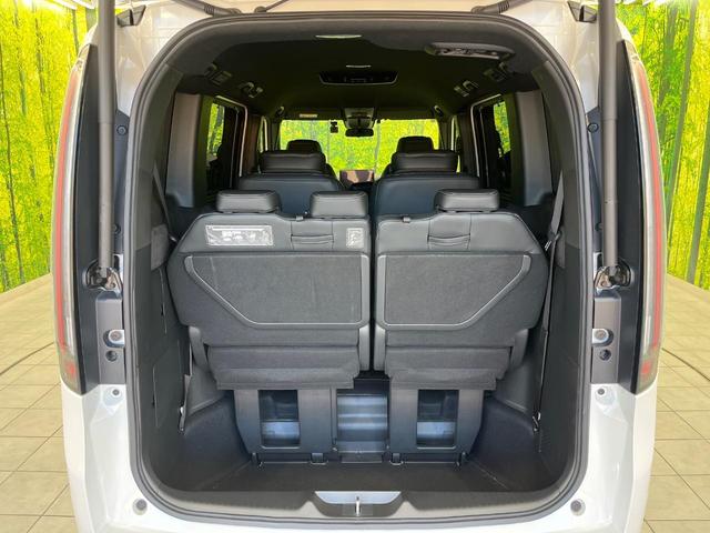 ステップワゴン ｅ：ＨＥＶスパーダ　プレミアムライン　ホンダセンシング　両側パワースライドドア　純正１１．４インチ純正ナビ　全周囲カメラ　Ｂｌｕｅｔｏｏｔｈ再生　ドライブレコーダー　ＥＴＣ　デュアルオートエアコン　クリアランスソナー　禁煙車　ＬＥＤヘッド（10枚目）