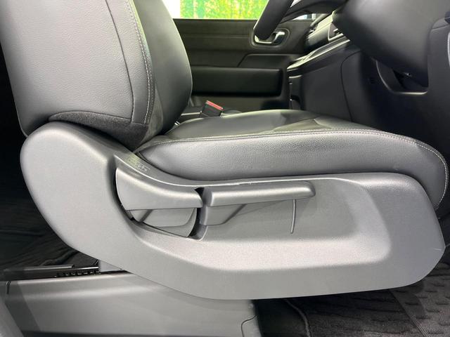 ステップワゴン ｅ：ＨＥＶスパーダ　プレミアムライン　ホンダセンシング　両側パワースライドドア　純正１１．４インチ純正ナビ　全周囲カメラ　Ｂｌｕｅｔｏｏｔｈ再生　ドライブレコーダー　ＥＴＣ　デュアルオートエアコン　クリアランスソナー　禁煙車　ＬＥＤヘッド（18枚目）