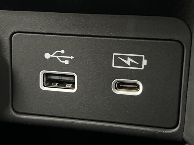 ステップワゴン ｅ：ＨＥＶスパーダ　プレミアムライン　ホンダセンシング　両側パワースライドドア　純正１１．４インチ純正ナビ　全周囲カメラ　Ｂｌｕｅｔｏｏｔｈ再生　ドライブレコーダー　ＥＴＣ　デュアルオートエアコン　クリアランスソナー　禁煙車　ＬＥＤヘッド（33枚目）