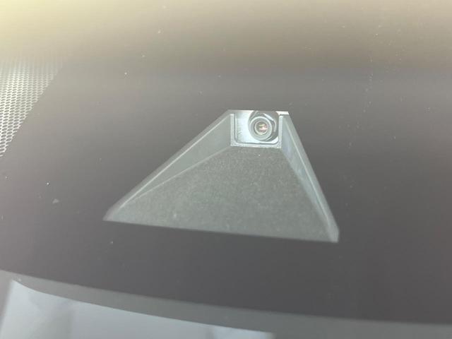 ハリアー S 4WD トヨタセーフティセンス 純正8インチディスプレイオーディオ Bluetooth再生 バックカメラ フルセグTV ETC レーダークルーズ LEDヘッドライト デュアルオートエアコン(3枚目)