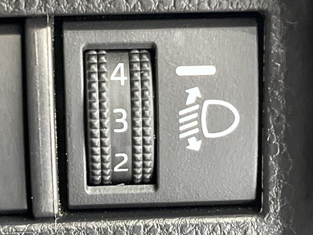 ハリアー S 4WD トヨタセーフティセンス 純正8インチディスプレイオーディオ Bluetooth再生 バックカメラ フルセグTV ETC レーダークルーズ LEDヘッドライト デュアルオートエアコン(35枚目)