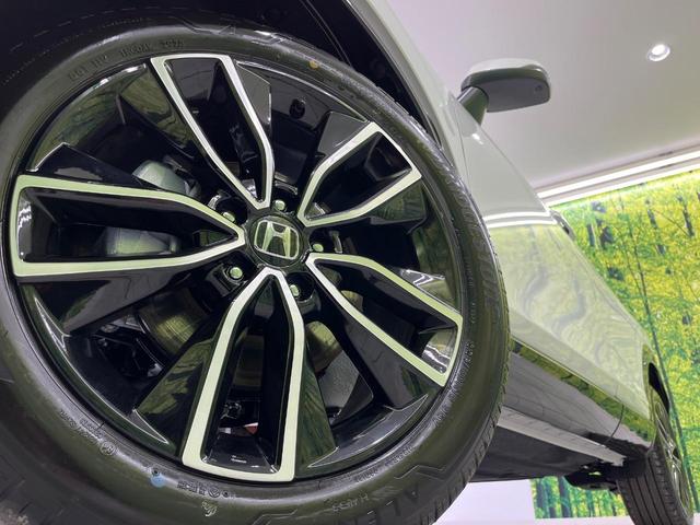 ヴェゼル ｅ：ＨＥＶ　Ｚ　登録済未使用車　全周囲カメラ　衝突被害軽減システム　レーダークルーズ　電動リアゲート　ハーフレザーシート　コーナーセンサー　スマートキー　ＬＥＤヘッド　ＥＴＣ２．０　車線逸脱警報　オートライト（15枚目）