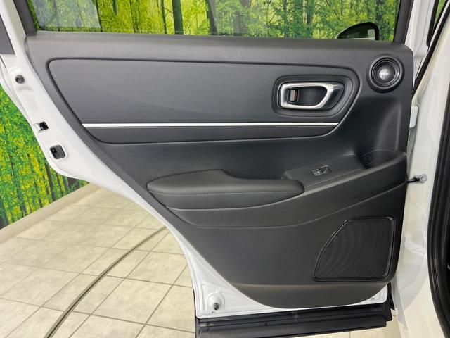 ヴェゼル ｅ：ＨＥＶ　Ｚ　登録済未使用車　全周囲カメラ　衝突被害軽減システム　レーダークルーズ　電動リアゲート　ハーフレザーシート　コーナーセンサー　スマートキー　ＬＥＤヘッド　ＥＴＣ２．０　車線逸脱警報　オートライト（47枚目）