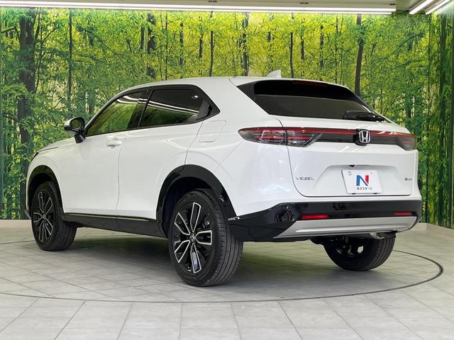 ヴェゼル ｅ：ＨＥＶ　Ｚ　登録済未使用車　全周囲カメラ　衝突被害軽減システム　レーダークルーズ　電動リアゲート　ハーフレザーシート　コーナーセンサー　スマートキー　ＬＥＤヘッド　ＥＴＣ２．０　車線逸脱警報　オートライト（53枚目）