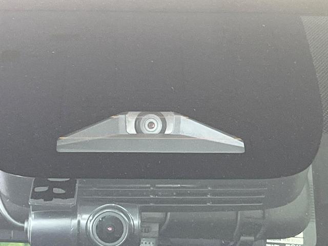 ヴォクシー S-G トヨタセーフティセンス 13.2インチフリップダウンモニター 純正ナビ機能付き10.5インチディスプレイオーディオ 両側パワースライドドア 7人乗り Bluetooth フルセグTV バックカメラ(3枚目)