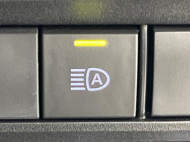 ノア ハイブリッドS-Z 4WD 両側電動ドア バックカメラ 衝突被害軽減システム レーダークルーズ 禁煙車 ドラレコ コーナーセンサー スマートキー LEDヘッド ETC2.0 オートハイビーム 車線逸脱警報 オートライト(32枚目)