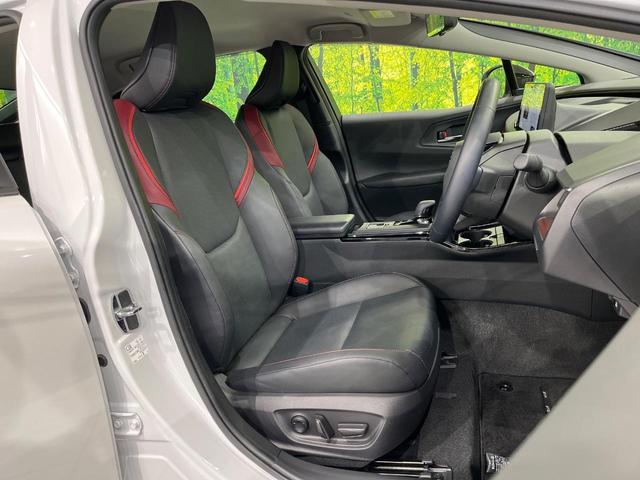 プリウス Ｚ　４ＷＤ　１２．３型ナビ機能付きディスプレイオーディオ　禁煙車　全周囲カメラ　衝突被害軽減システム　レーダークルーズ　電動リアゲート　パワーシート　コーナーセンサー　ＬＥＤヘッド　ＥＴＣ２．０（8枚目）