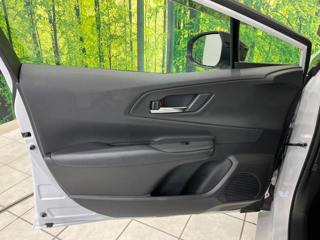 プリウス Ｚ　４ＷＤ　１２．３型ナビ機能付きディスプレイオーディオ　禁煙車　全周囲カメラ　衝突被害軽減システム　レーダークルーズ　電動リアゲート　パワーシート　コーナーセンサー　ＬＥＤヘッド　ＥＴＣ２．０（24枚目）