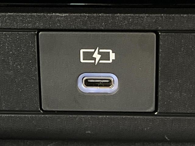 プリウス Ｚ　４ＷＤ　１２．３型ナビ機能付きディスプレイオーディオ　禁煙車　全周囲カメラ　衝突被害軽減システム　レーダークルーズ　電動リアゲート　パワーシート　コーナーセンサー　ＬＥＤヘッド　ＥＴＣ２．０（42枚目）