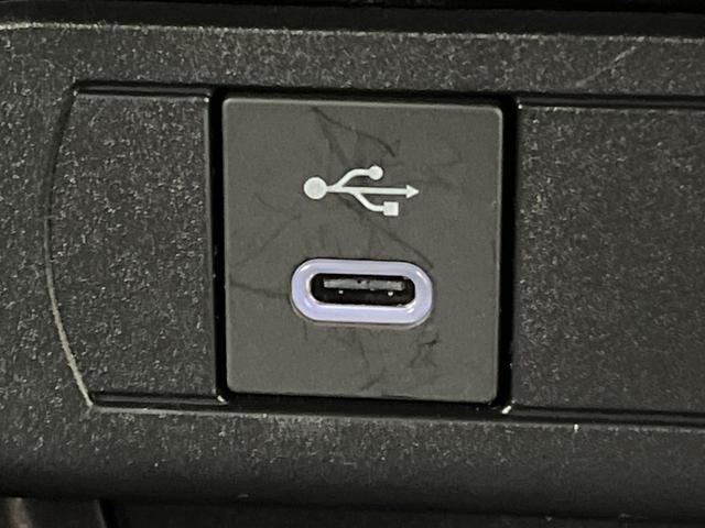 プリウス Ｚ　４ＷＤ　１２．３型ナビ機能付きディスプレイオーディオ　禁煙車　全周囲カメラ　衝突被害軽減システム　レーダークルーズ　電動リアゲート　パワーシート　コーナーセンサー　ＬＥＤヘッド　ＥＴＣ２．０（43枚目）