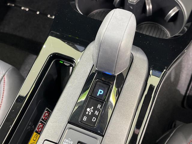 プリウス Ｚ　４ＷＤ　１２．３型ナビ機能付きディスプレイオーディオ　禁煙車　全周囲カメラ　衝突被害軽減システム　レーダークルーズ　電動リアゲート　パワーシート　コーナーセンサー　ＬＥＤヘッド　ＥＴＣ２．０（44枚目）