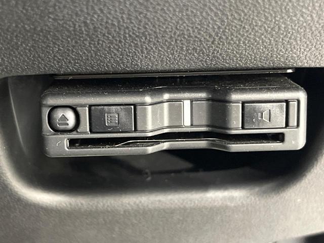 【ＥＴＣ】高速道路の料金所をストレスなく通過！話題のスポットやサービスエリアに多い「スマートＩＣ」利用時は必須のアイテムです。当店でセットアップを実施、ご納車当日からすぐにご利用いただけます！