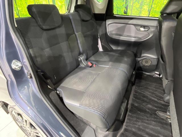 後部座席も気になるようなキズ・汚れやへたり等、大きなダメージはなく、良好な状態です。