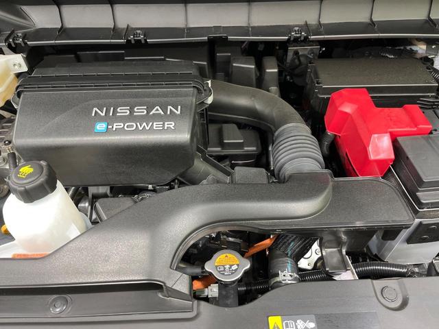 セレナ ｅ－パワー　ハイウェイスターＶ　インテリジェントエマージェンシーブレーキ　フリップダウンモニター　純正１２．３インチナビ　両側パワースライドドア　アラウンドビューモニター　Ｂｌｕｅｔｏｏｔｈ再生　フルセグＴＶ　禁煙車（19枚目）