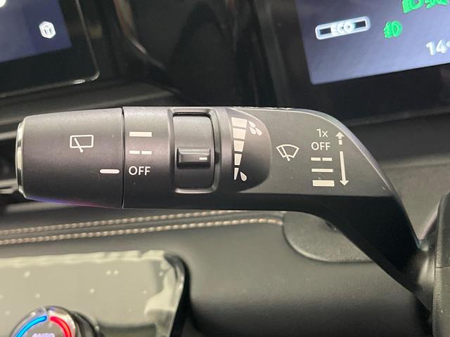 セレナ ｅ－パワー　ハイウェイスターＶ　インテリジェントエマージェンシーブレーキ　フリップダウンモニター　純正１２．３インチナビ　両側パワースライドドア　アラウンドビューモニター　Ｂｌｕｅｔｏｏｔｈ再生　フルセグＴＶ　禁煙車（41枚目）