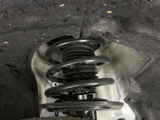 ＺＲ－Ｖ ｅ：ＨＥＶ　Ｚ　全周囲カメラ　衝突被害軽減システム　レーダークルーズ　禁煙車　電動リアゲート　レザーシート　コーナーセンサー　スマートキー　ＬＥＤヘッド　ＥＴＣ２．０　車線逸脱警報　オートライト　デュアルエアコン（20枚目）