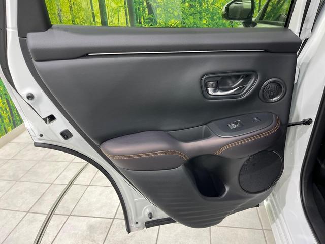 ＺＲ－Ｖ ｅ：ＨＥＶ　Ｚ　全周囲カメラ　衝突被害軽減システム　レーダークルーズ　禁煙車　電動リアゲート　レザーシート　コーナーセンサー　スマートキー　ＬＥＤヘッド　ＥＴＣ２．０　車線逸脱警報　オートライト　デュアルエアコン（24枚目）