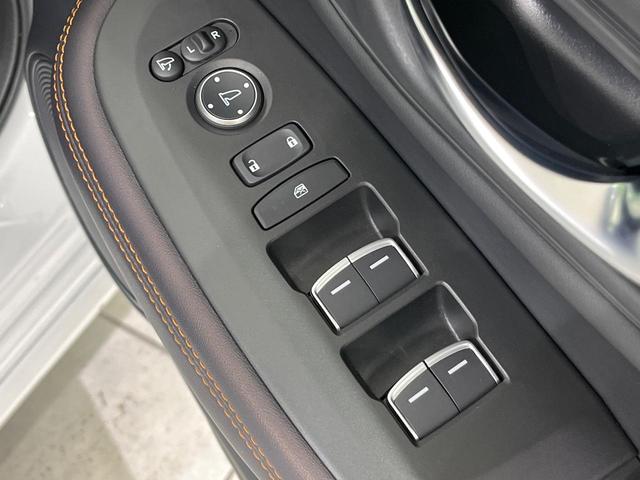 ＺＲ－Ｖ ｅ：ＨＥＶ　Ｚ　全周囲カメラ　衝突被害軽減システム　レーダークルーズ　禁煙車　電動リアゲート　レザーシート　コーナーセンサー　スマートキー　ＬＥＤヘッド　ＥＴＣ２．０　車線逸脱警報　オートライト　デュアルエアコン（33枚目）