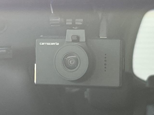 ステップワゴンスパーダ Ｚ　クールスピリット　４ＷＤ　両側パワースライドドア　純正１１インチフリップダウンモニター　純正９インチナビ　Ｂｌｕｅｔｏｏｔｈ再生　前後ドライブレコーダー　バックカメラ　フルセグＴＶ　８人乗り　禁煙車　クルコン（7枚目）