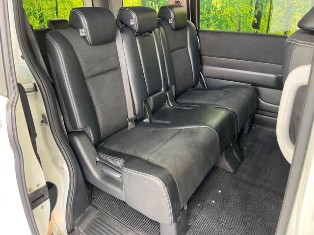 ステップワゴンスパーダ Ｚ　クールスピリット　４ＷＤ　両側パワースライドドア　純正１１インチフリップダウンモニター　純正９インチナビ　Ｂｌｕｅｔｏｏｔｈ再生　前後ドライブレコーダー　バックカメラ　フルセグＴＶ　８人乗り　禁煙車　クルコン（9枚目）