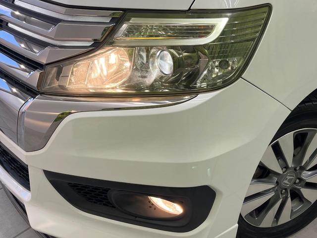 ステップワゴンスパーダ Ｚ　クールスピリット　４ＷＤ　両側パワースライドドア　純正１１インチフリップダウンモニター　純正９インチナビ　Ｂｌｕｅｔｏｏｔｈ再生　前後ドライブレコーダー　バックカメラ　フルセグＴＶ　８人乗り　禁煙車　クルコン（13枚目）