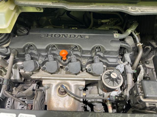 ステップワゴンスパーダ Ｚ　クールスピリット　４ＷＤ　両側パワースライドドア　純正１１インチフリップダウンモニター　純正９インチナビ　Ｂｌｕｅｔｏｏｔｈ再生　前後ドライブレコーダー　バックカメラ　フルセグＴＶ　８人乗り　禁煙車　クルコン（19枚目）