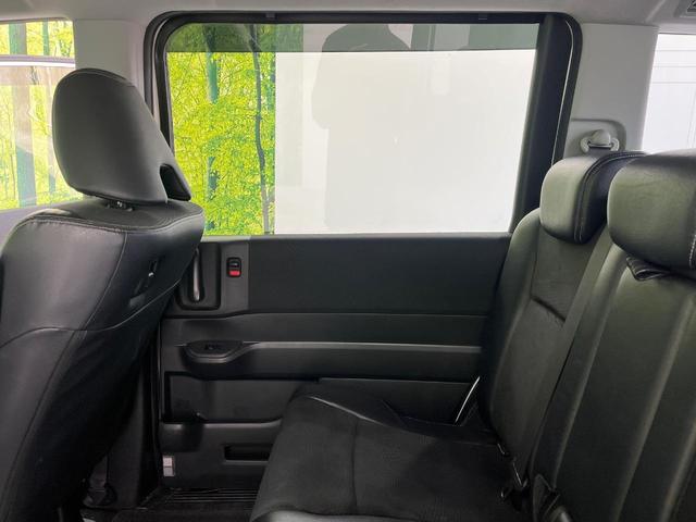 ステップワゴンスパーダ Ｚ　クールスピリット　４ＷＤ　両側パワースライドドア　純正１１インチフリップダウンモニター　純正９インチナビ　Ｂｌｕｅｔｏｏｔｈ再生　前後ドライブレコーダー　バックカメラ　フルセグＴＶ　８人乗り　禁煙車　クルコン（26枚目）