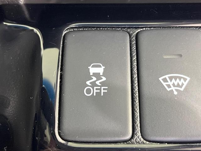 ステップワゴンスパーダ Ｚ　クールスピリット　４ＷＤ　両側パワースライドドア　純正１１インチフリップダウンモニター　純正９インチナビ　Ｂｌｕｅｔｏｏｔｈ再生　前後ドライブレコーダー　バックカメラ　フルセグＴＶ　８人乗り　禁煙車　クルコン（35枚目）