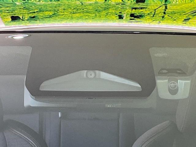 プリウス Ｇ　４ＷＤ　バックカメラ　衝突被害軽減システム　レーダークルーズ　禁煙車　ドラレコ　コーナーセンサー　スマートキー　ＬＥＤヘッド　ＥＴＣ２．０　オートハイビーム　車線逸脱警報　オートライト（5枚目）