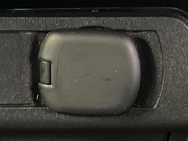 プリウス Ｇ　４ＷＤ　バックカメラ　衝突被害軽減システム　レーダークルーズ　禁煙車　ドラレコ　コーナーセンサー　スマートキー　ＬＥＤヘッド　ＥＴＣ２．０　オートハイビーム　車線逸脱警報　オートライト（43枚目）