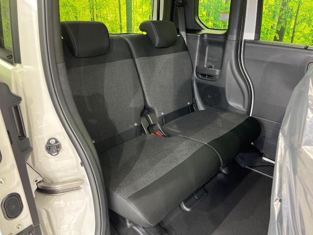 後部座席も気になるようなキズ・汚れやへたり等、大きなダメージはなく、良好な状態です。