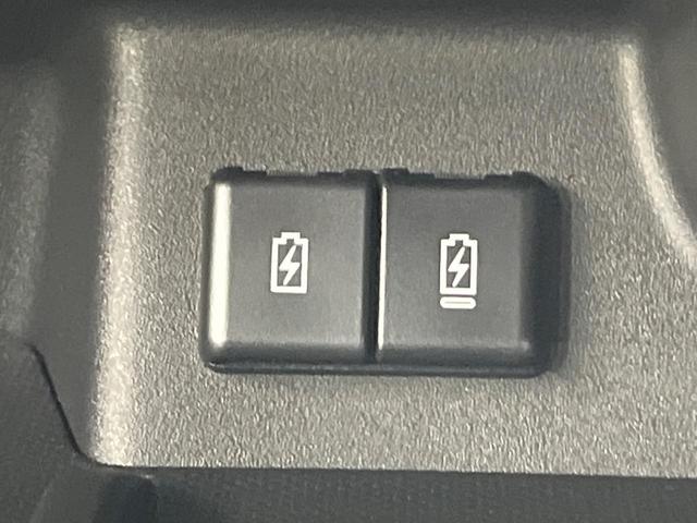 スペーシアカスタム ハイブリッドＸＳ　４ＷＤ　両側電動ドア　全周囲カメラ　衝突被害軽減システム　レーダークルーズ　禁煙車　純正ナビ　コーナーセンサー　ＬＥＤヘッド　車線逸脱警報　オートライト　オートエアコン　純正１５インチＡＷ（46枚目）