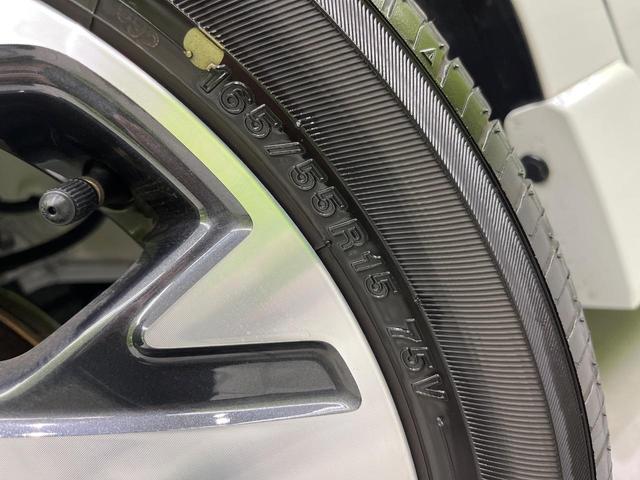 スペーシアカスタム ハイブリッドＸＳ　４ＷＤ　両側電動ドア　全周囲カメラ　衝突被害軽減システム　レーダークルーズ　禁煙車　純正ナビ　コーナーセンサー　ＬＥＤヘッド　車線逸脱警報　オートライト　オートエアコン　純正１５インチＡＷ（51枚目）