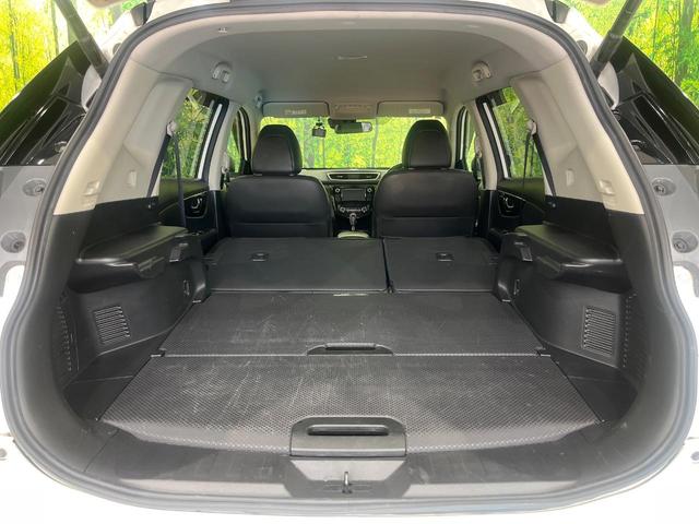 後席を格納すると、これだけの広さが！シーンに合わせたシートアレンジで、大きな荷物も積むことが出来ます♪