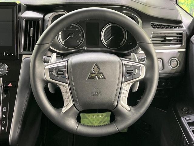 インテリアに合わせたデザインのステアリングは、運転される方のことも考え、運転しやすい形状、大きさです。是非一度、実際に触ってお確かめください。