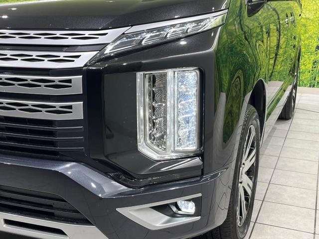 【ＬＥＤヘッドライト】悪天候や夜間走行時も良好な視界を確保し安心して運転できる高輝度ＬＥＤヘッドライトを装備！点灯速度が早く、消費電力も抑えられています。