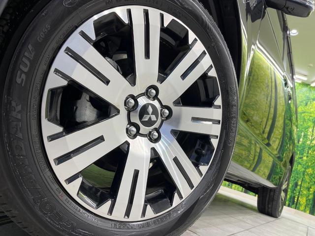 【純正１８インチアルミホイール】外観にマッチした純正アルミホイールを装着しております。各種社外アルミホイールや、スタッドレスタイヤも取扱いしております。是非ご相談ください♪