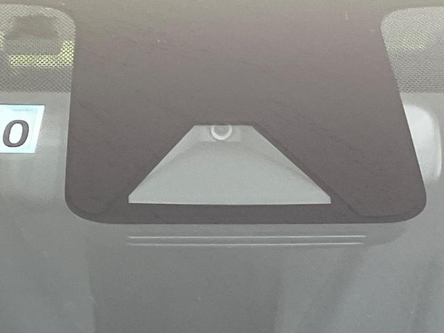 アクア Ｘ　４ＷＤ　トヨタセーフティセンス　純正ナビ機能付きディスプレイオーディオ　Ｂｌｕｅｔｏｏｔｈ再生　バックカメラ　ＥＴＣ　レーダークルーズ　禁煙車　スマートキー　ＬＥＤヘッドライト　オートエアコン（5枚目）