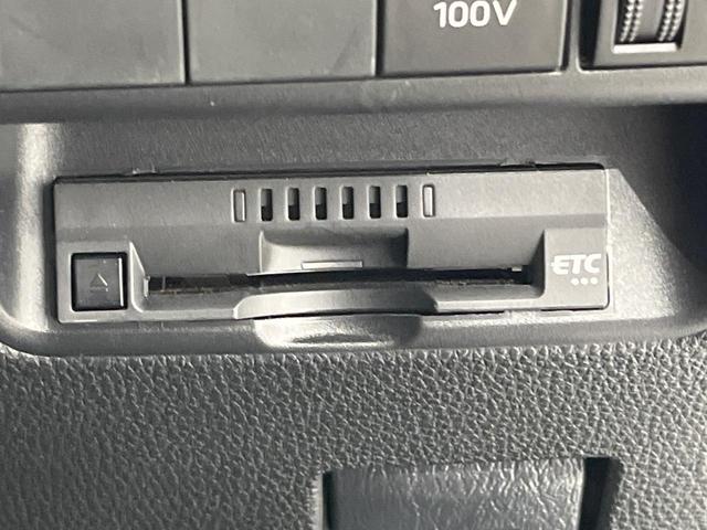 アクア Ｘ　４ＷＤ　トヨタセーフティセンス　純正ナビ機能付きディスプレイオーディオ　Ｂｌｕｅｔｏｏｔｈ再生　バックカメラ　ＥＴＣ　レーダークルーズ　禁煙車　スマートキー　ＬＥＤヘッドライト　オートエアコン（6枚目）