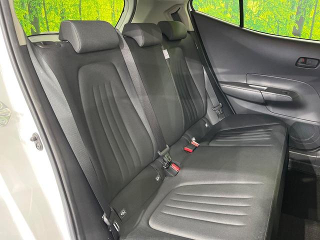 アクア Ｘ　４ＷＤ　トヨタセーフティセンス　純正ナビ機能付きディスプレイオーディオ　Ｂｌｕｅｔｏｏｔｈ再生　バックカメラ　ＥＴＣ　レーダークルーズ　禁煙車　スマートキー　ＬＥＤヘッドライト　オートエアコン（9枚目）