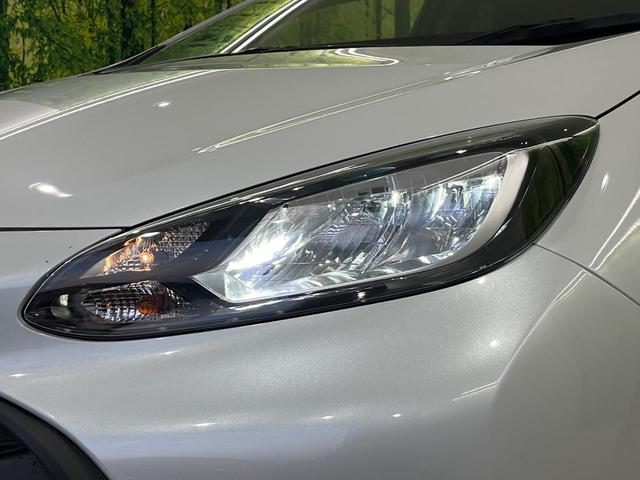 アクア Ｘ　４ＷＤ　トヨタセーフティセンス　純正ナビ機能付きディスプレイオーディオ　Ｂｌｕｅｔｏｏｔｈ再生　バックカメラ　ＥＴＣ　レーダークルーズ　禁煙車　スマートキー　ＬＥＤヘッドライト　オートエアコン（12枚目）