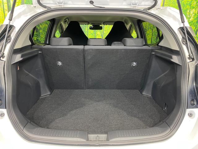 アクア Ｘ　４ＷＤ　トヨタセーフティセンス　純正ナビ機能付きディスプレイオーディオ　Ｂｌｕｅｔｏｏｔｈ再生　バックカメラ　ＥＴＣ　レーダークルーズ　禁煙車　スマートキー　ＬＥＤヘッドライト　オートエアコン（39枚目）