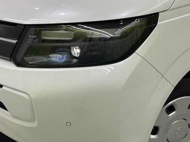 フリード エアー　両側電動ドア　純正ディスプレイオーディオ　バックカメラ　衝突被害軽減システム　レーダークルーズ　禁煙車　コーナーセンサー　スマートキー　ＬＥＤヘッド　オートハイビーム　車線逸脱警報　オートライト（13枚目）