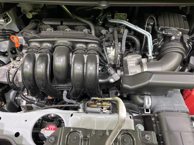 フリード エアー　両側電動ドア　純正ディスプレイオーディオ　バックカメラ　衝突被害軽減システム　レーダークルーズ　禁煙車　コーナーセンサー　スマートキー　ＬＥＤヘッド　オートハイビーム　車線逸脱警報　オートライト（19枚目）