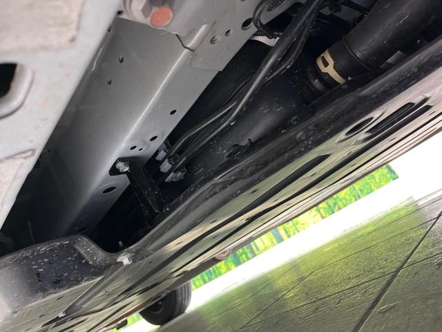 フリード エアー　両側電動ドア　純正ディスプレイオーディオ　バックカメラ　衝突被害軽減システム　レーダークルーズ　禁煙車　コーナーセンサー　スマートキー　ＬＥＤヘッド　オートハイビーム　車線逸脱警報　オートライト（24枚目）