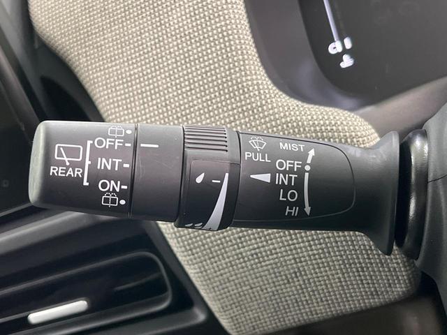 フリード エアー　両側電動ドア　純正ディスプレイオーディオ　バックカメラ　衝突被害軽減システム　レーダークルーズ　禁煙車　コーナーセンサー　スマートキー　ＬＥＤヘッド　オートハイビーム　車線逸脱警報　オートライト（38枚目）